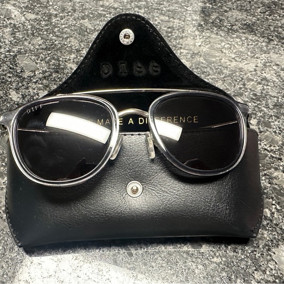 Diff Sunglasses 🕶️ with Case - Picture 2 of 7